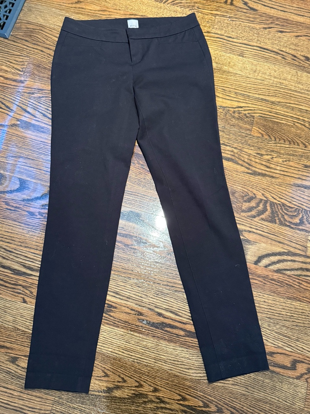 ecru Black Ankle-Length Cropped Pants